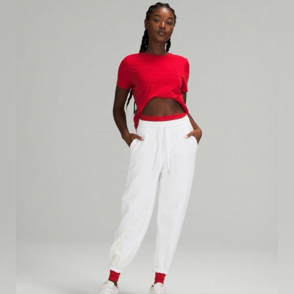 Lululemon Team Canada Relaxed Fleece High Rise Joggers size 4 - Picture 1 of 9